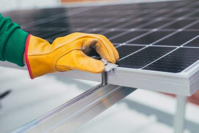 Dimensionner un panneau solaire pour batterie 12V 400Ah