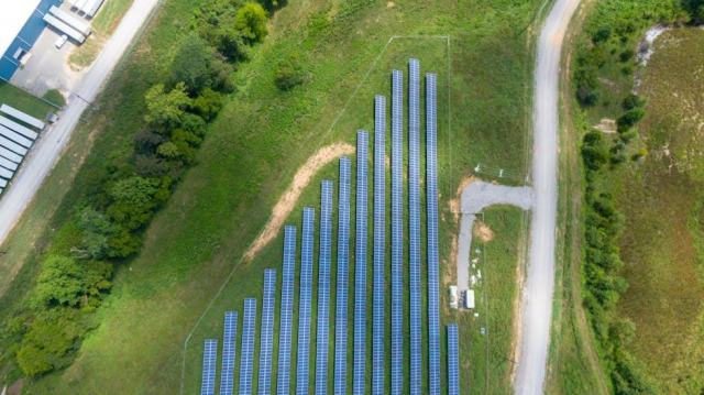 Comment réaliser la mise à la terre d'un panneau solaire ?