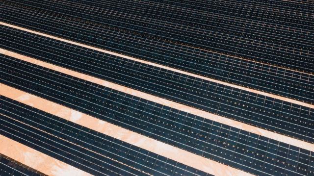 Le panneau bifacial vaut-il son prix sur votre toit ou votre terrain ? Le panneau bifacial vaut-il son prix sur votre toit ou votre terrain ?
