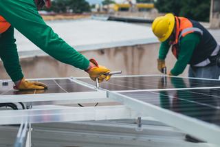 Panneau solaire souple 200W : avis, poids et installation